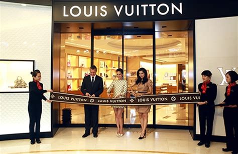 louis vuitton clothing online store|louis vuitton vietnam website.